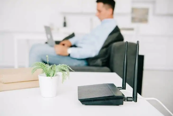 do wifi routers track internet history