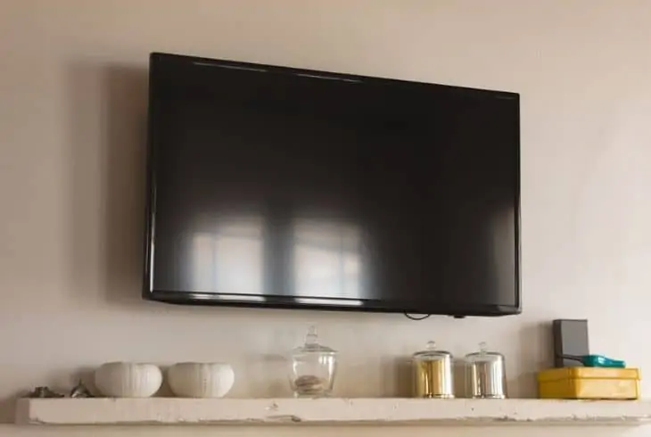 mitsubishi tv turns on then off immediately