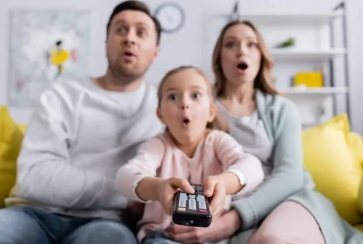roku stuck on screensaver