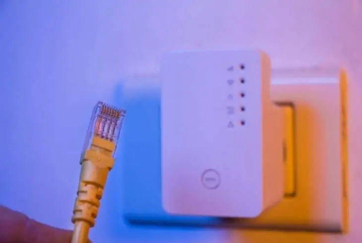 WiFi extender causing internet to drop