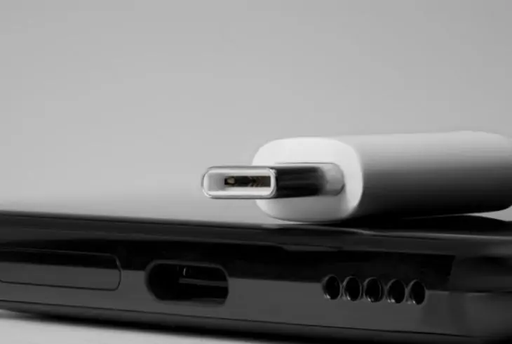 clean kindle usb port