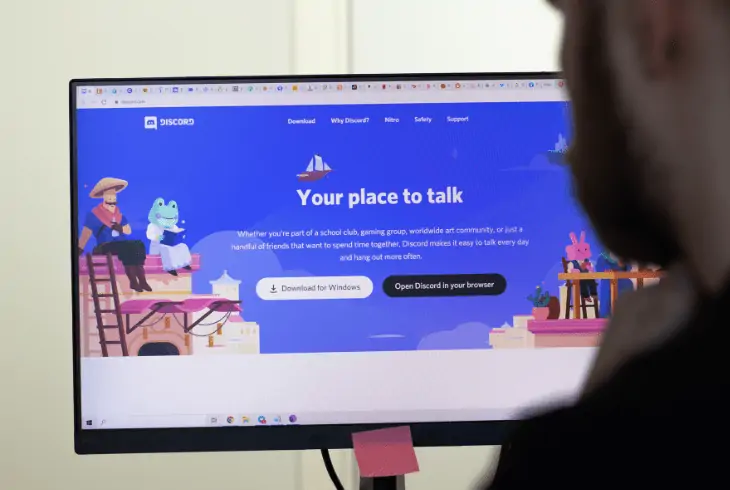 change discord server location