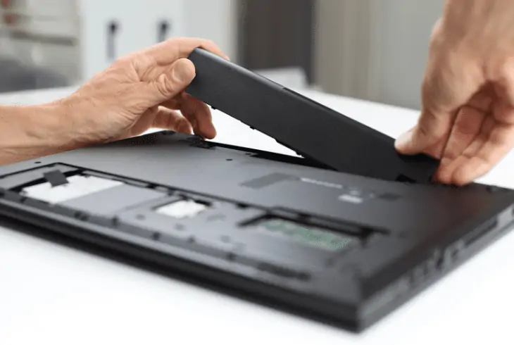 clean laptop battery