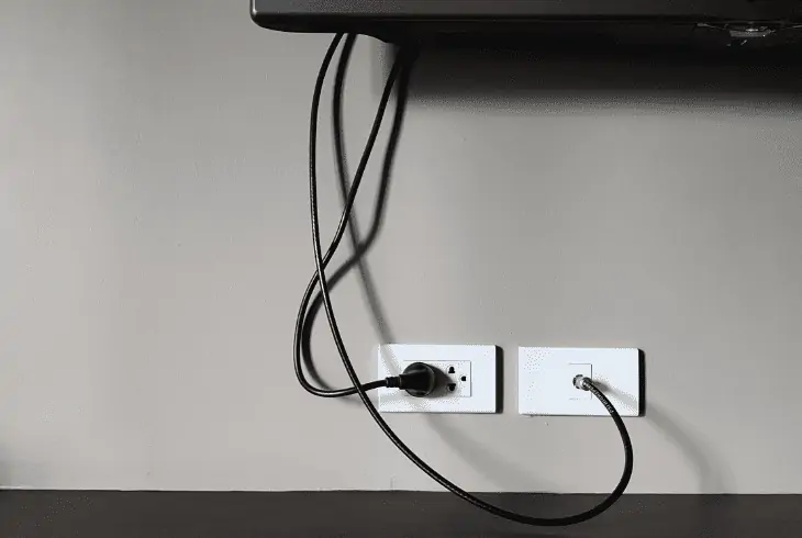 change wall outlet plug