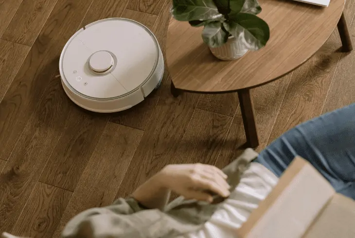 what can Shark robot vacuum do