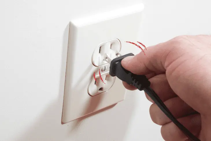 plug the other end of the power cable