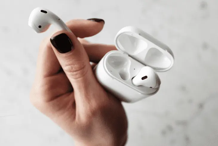 use the case to reconnect your airpods