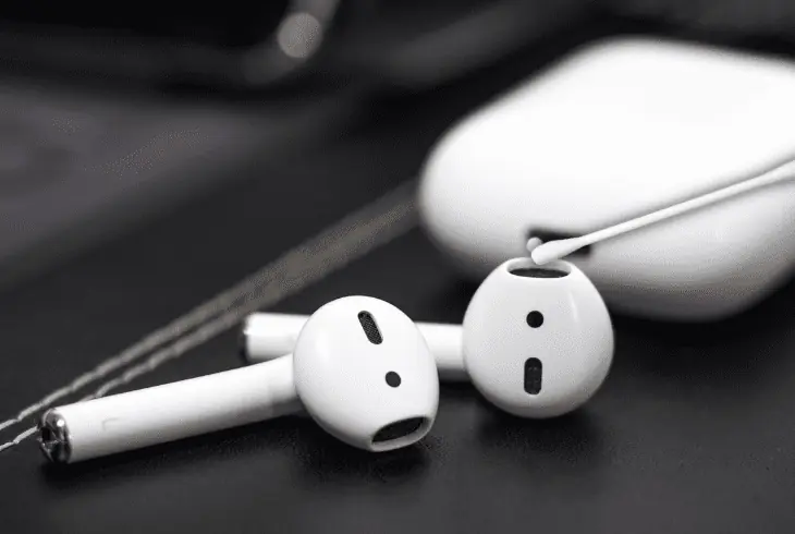 clean your airpods to remove dirt