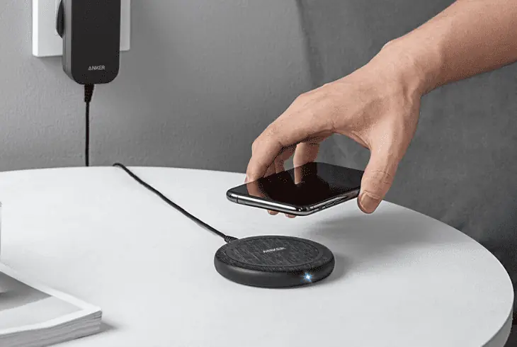 why is anker charger blue light blinking