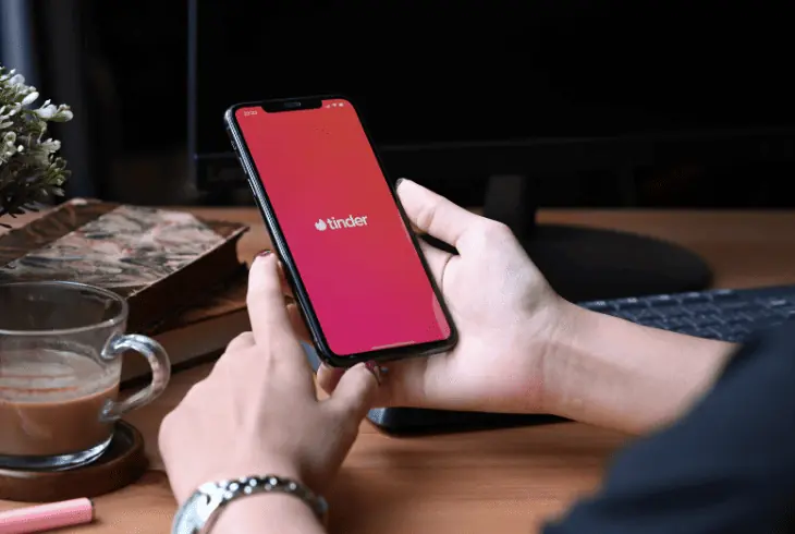 what consider with tinder and screenshots