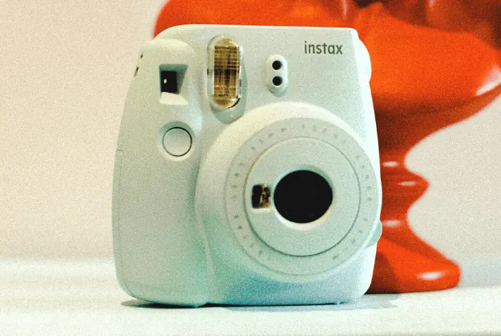 don’t handhold the camera