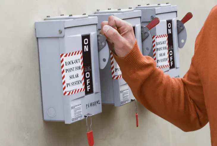 reset the circuit breaker’s power